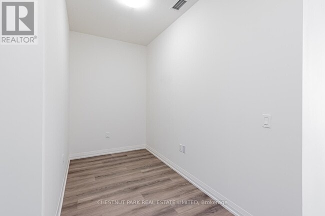 Photo du bâtiment - 8960-8960 Jane St