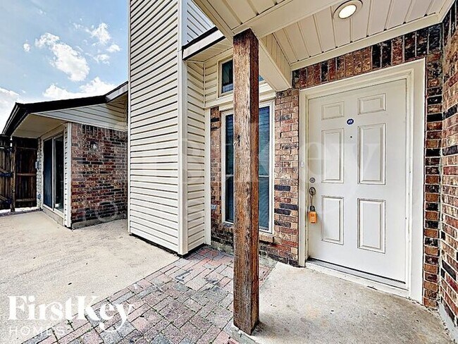 Building Photo - 4841 Via Ventura