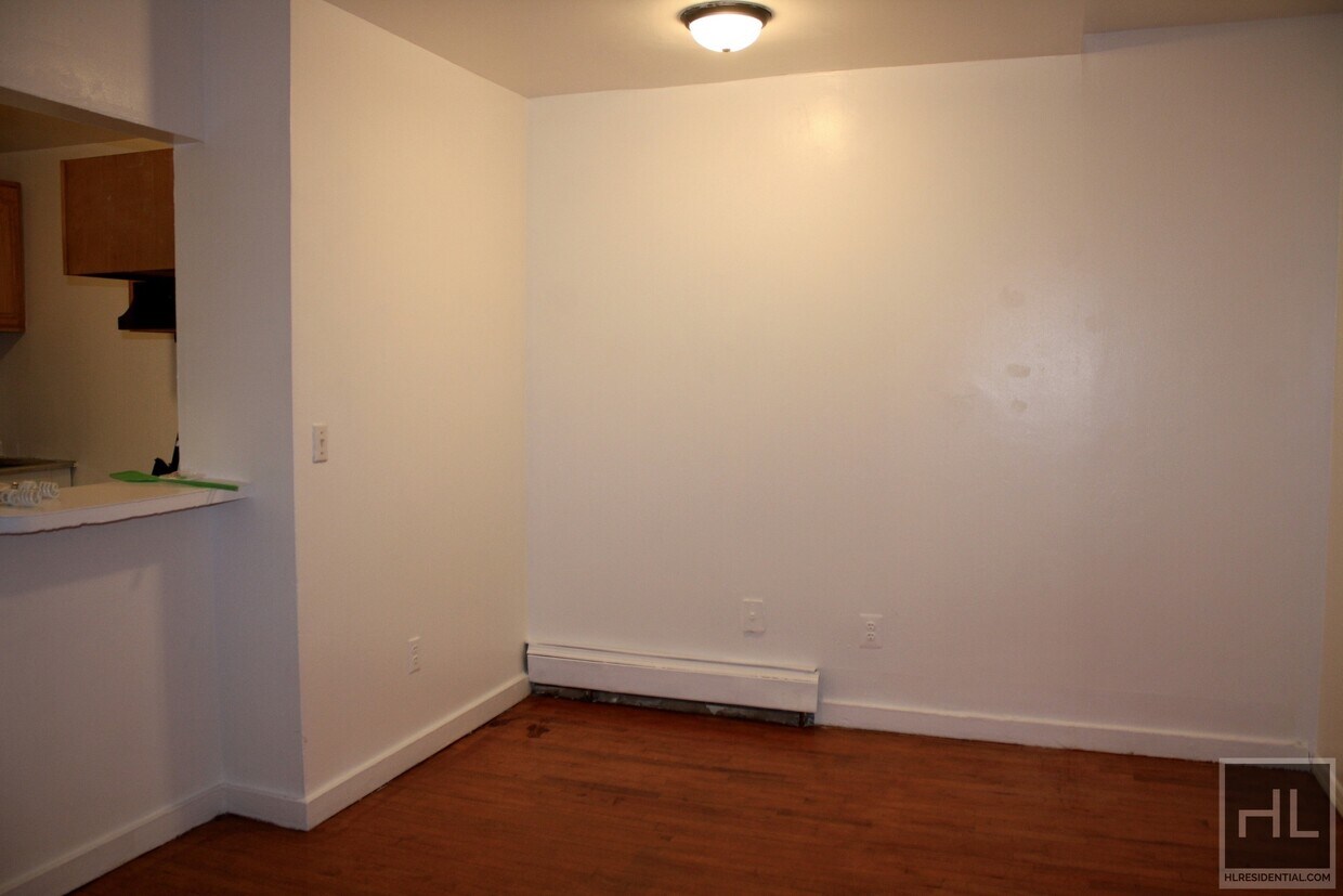 Primary Photo - 2 BR w/ Backyard in Gowanus