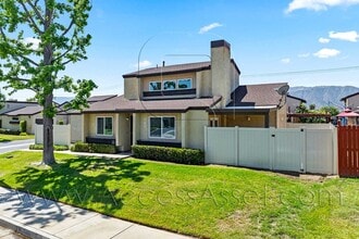 Building Photo - 590 Parkview Dr