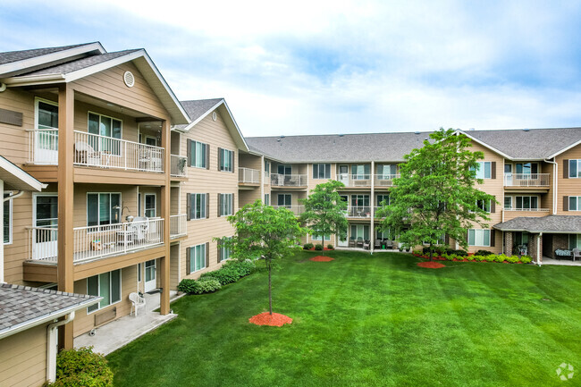 Building Photo - The Lodge at White Bear