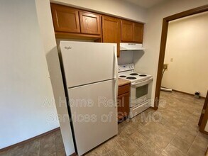 Building Photo - 757 E Bain St