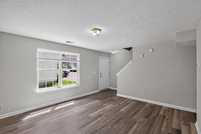 Foto del edificio - 3 Bedroom End Unit Townhouse