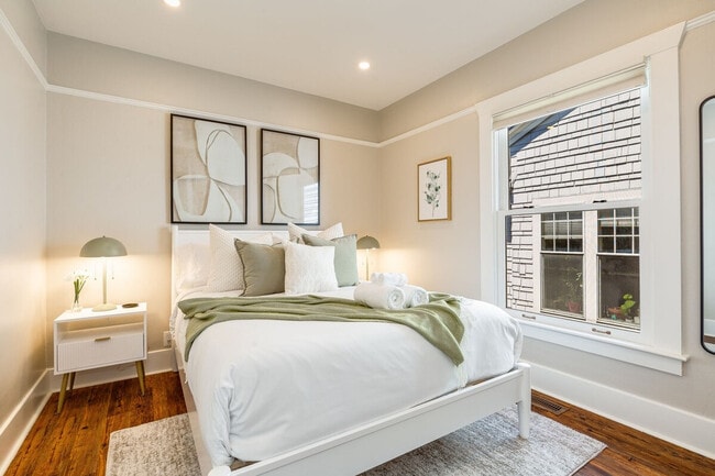 Building Photo - 1706 Warren Ave N