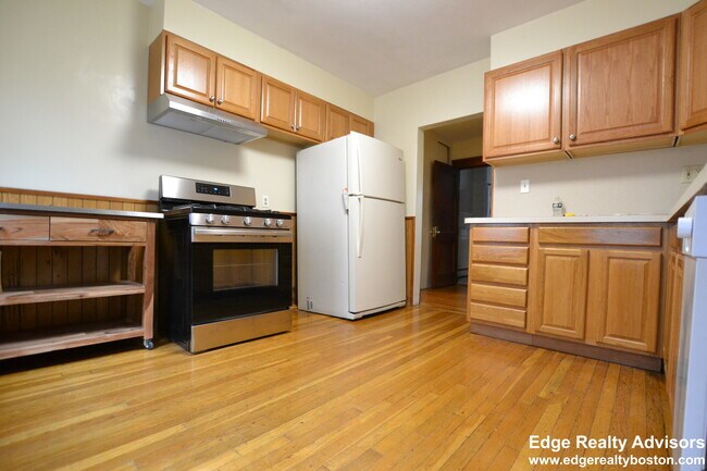 Building Photo - 144 Nonantum St