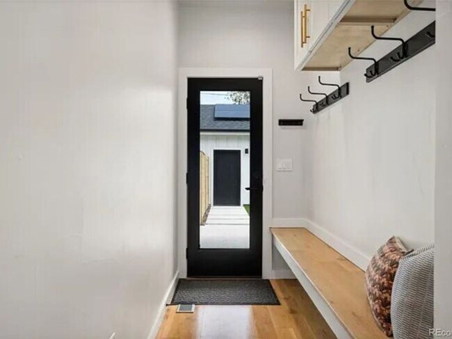 Building Photo - High-end Appointments. Awesome Home in Slo...