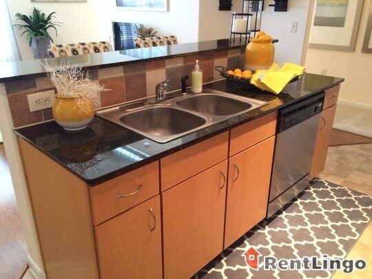 Foto principal - 9550 Ella Lee Ln