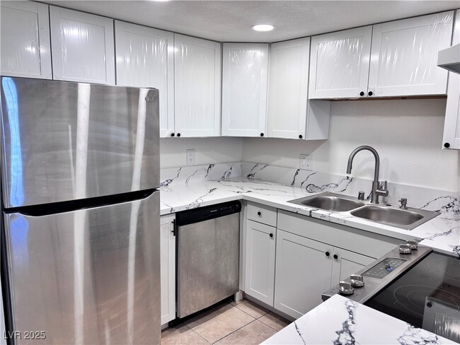 Foto del edificio - 6311 W Washington Ave