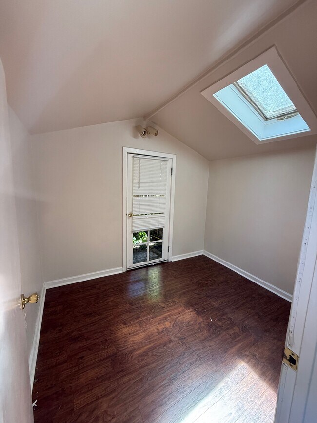 Dormitorio - 2609 Dana St