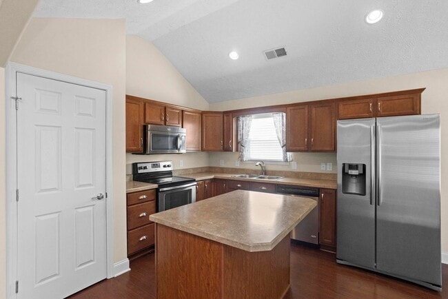 Building Photo - 1075 Campbell Ave