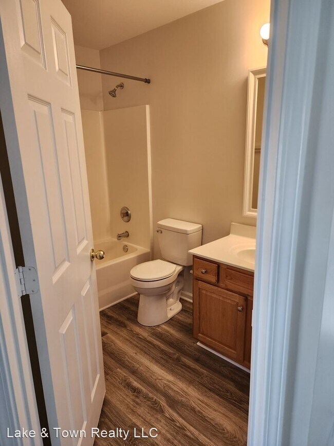 Building Photo - 4 br, 2.5 bath House - 15258 Crossing Gate...