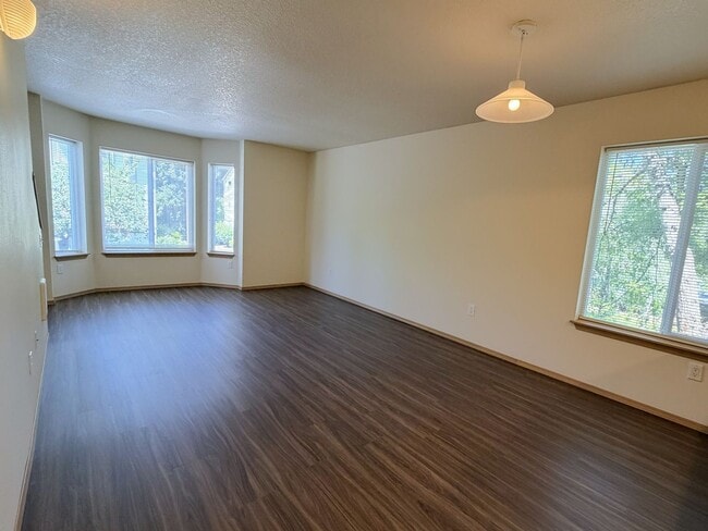 Building Photo - 4854-4866 SW 150th Pl