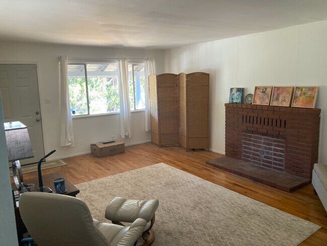 Foto del edificio - 309 Glen Rd