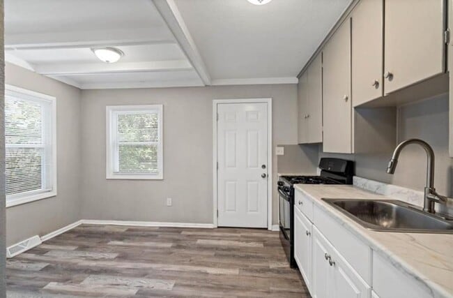 Foto del edificio - 2 bed one bath very nice house