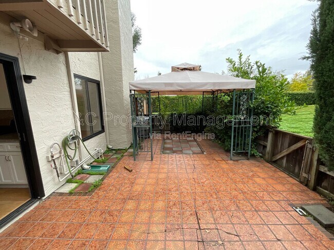 Foto del edificio - 6628 Wildwood Ct