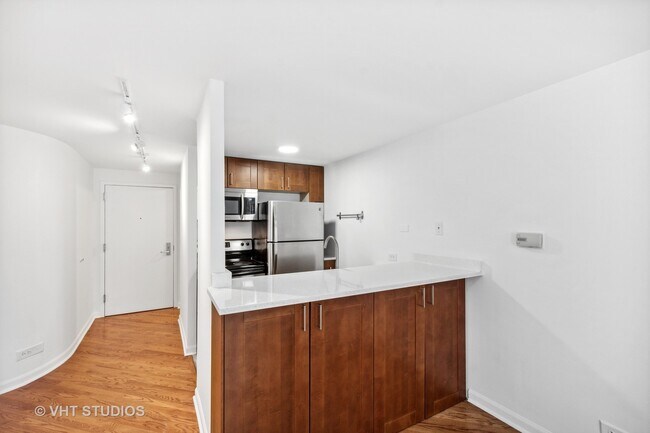 Building Photo - 1221 N Dearborn St