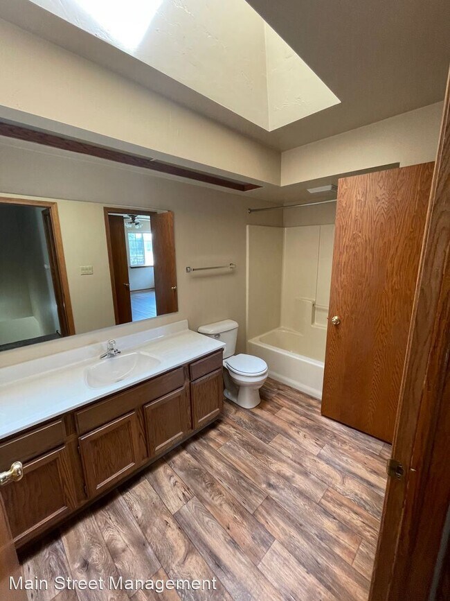 Building Photo - 3 br, 2 bath House - 333 Desplaine Road