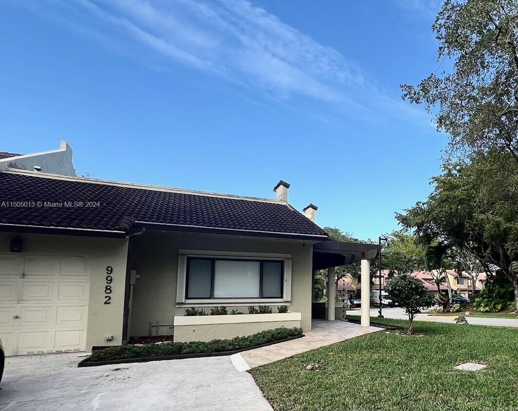 9982 Costa Del Sol Blvd Unit G87, Doral, FL 33178 Condo for Rent in