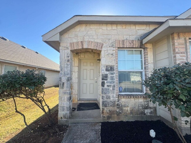 Building Photo - 3 bed, 2 bath home in Fort Worth