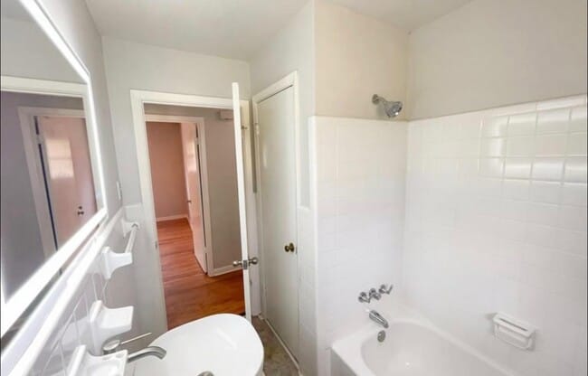 Foto del edificio - 2890 Jerome Rd