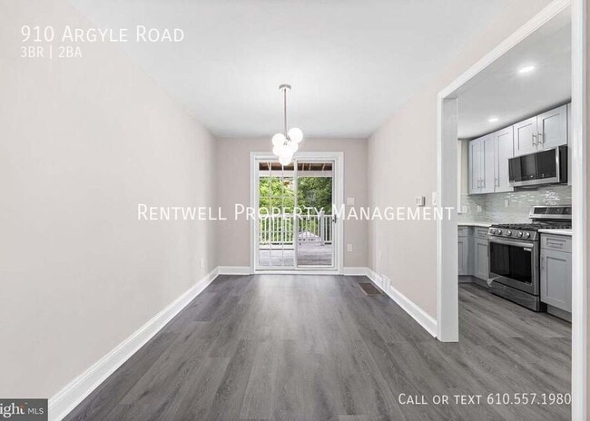 Building Photo - 910 Argyle Rd