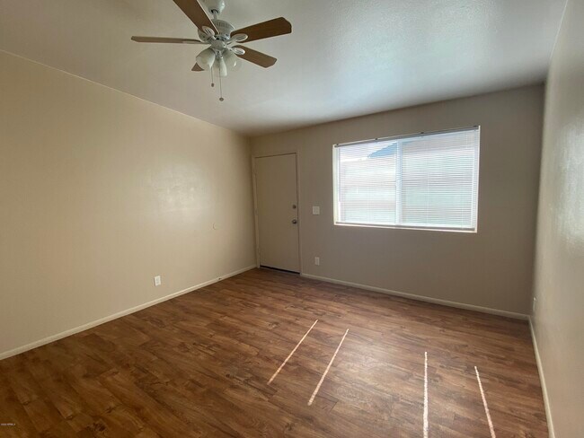 Foto del edificio - 10435 N 11th Ave