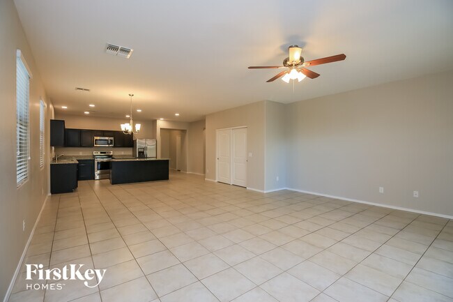 Foto del edificio - 4742 E Pearl Rd