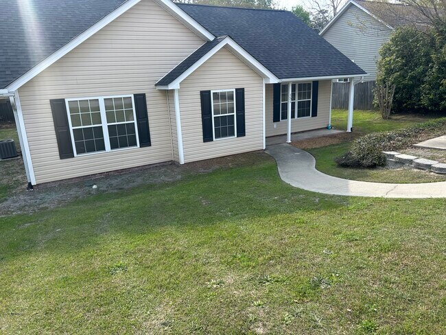 Foto del edificio - 151 Whispering Glen Cir