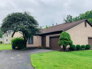 Building Photo - 1290-1292-1292 Gatwick Ct
