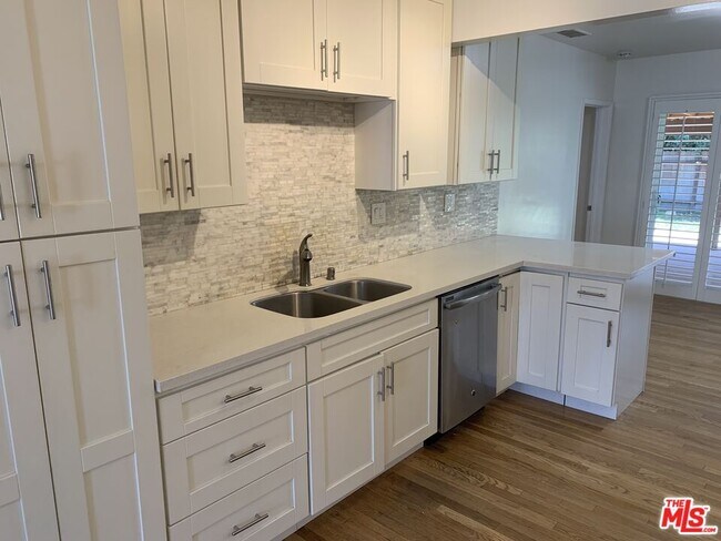 Building Photo - 7613 Goddard Ave