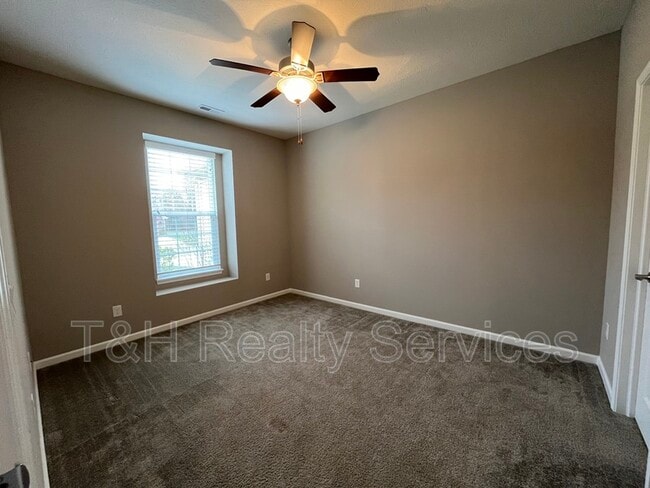 Building Photo - 558 Dylan Dr
