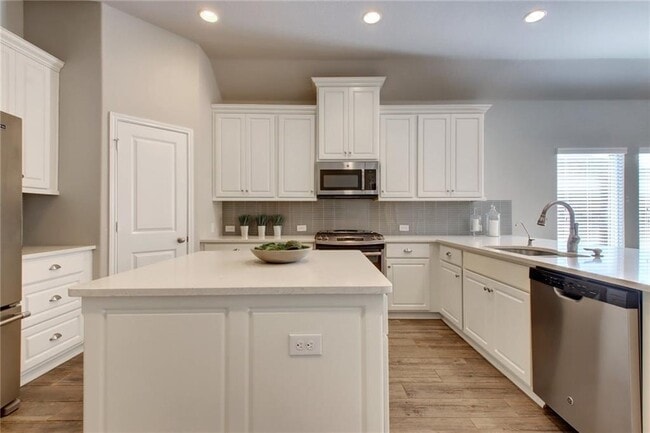 Foto del edificio - 18505 McKay Cove