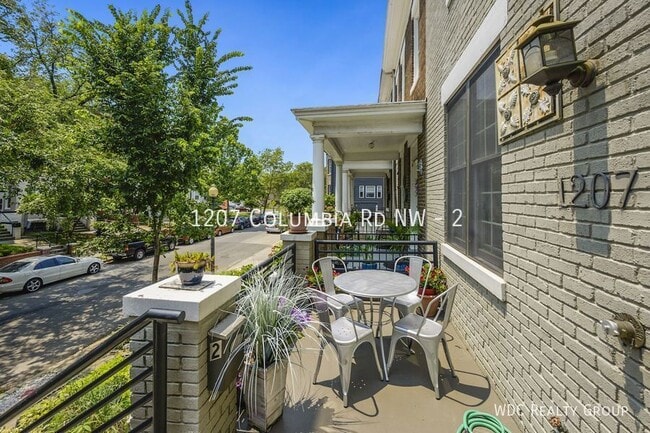 Foto del edificio - 1207 Columbia Rd NW