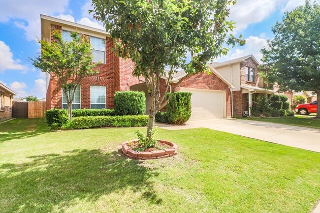 Foto del edificio - Beautifully crafted 4-2-2 home in the Keller area.