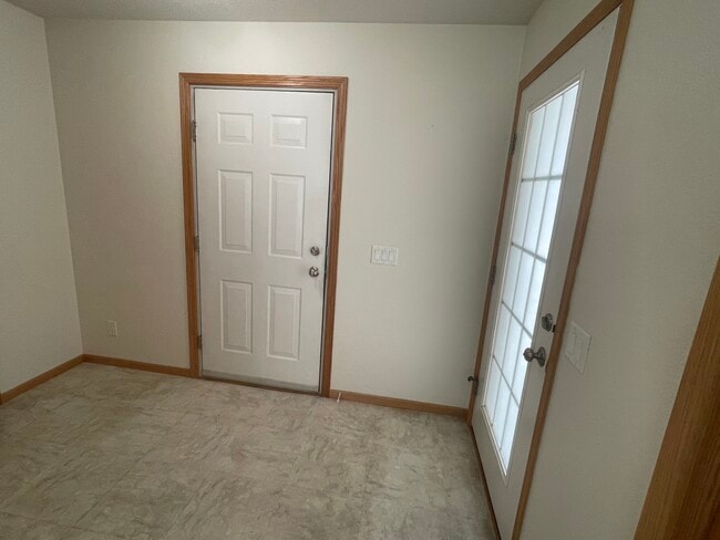 Garage and Front Door Entry - 2916 Kentville Dr