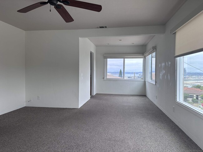 Building Photo - 1121 W Redwood St