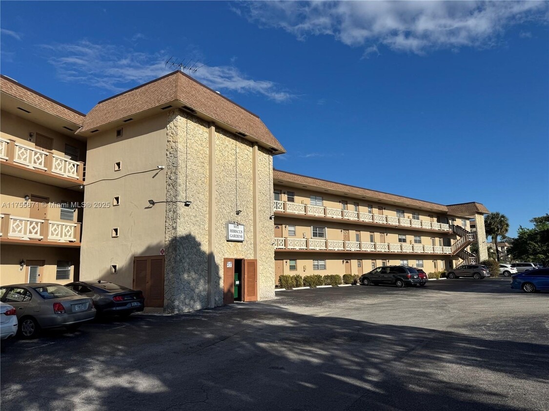 Primary Photo - 5001 W Oakland Park Blvd