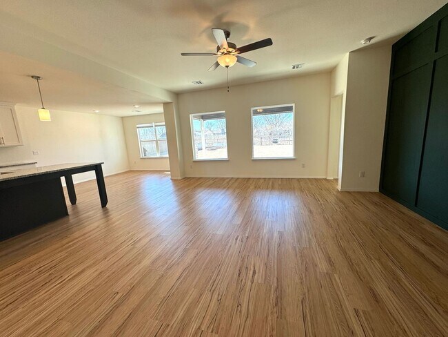 Building Photo - Stunning 3 bedroom, 2 bathroom home located in Bixby, Oklahoma!