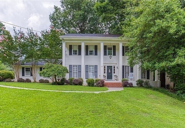 Foto del edificio - 5540 Windy Ridge Dr NE