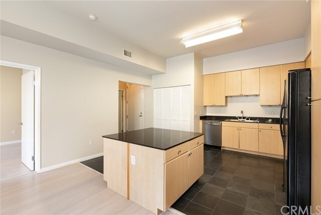 Building Photo - 388 E Ocean Blvd