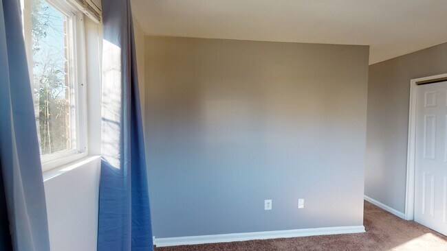 Foto del edificio - Queen room in 5-bed/2.0-bath Home