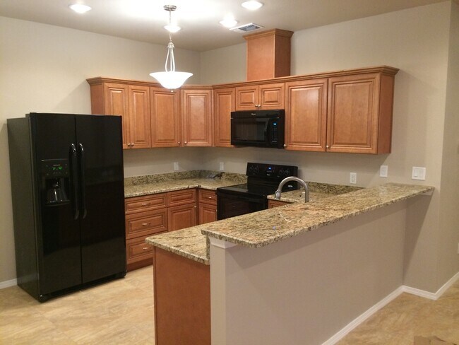 Foto del edificio - Beautiful duplex with granite countertops ...