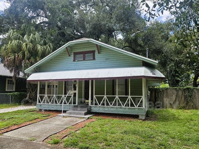 Building Photo - 1212 E 32nd Ave