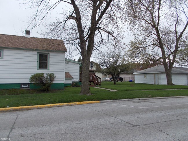 Foto del edificio - 220 N Williams St