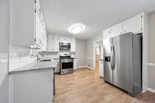Building Photo - 4607 Alpine Dr SW