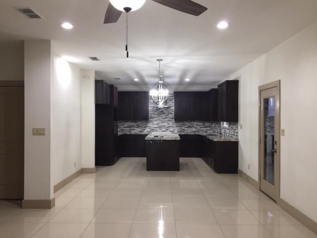 Foto del edificio - 3009 Quintero St