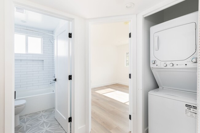 Interior Photo - 5358 Loma Linda Ave