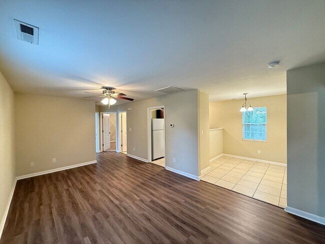 Foto del edificio - 290 Janet Ave