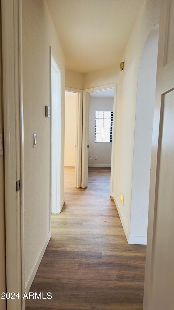 Hallway to bedrooms - 2030 W Bloomfield Rd