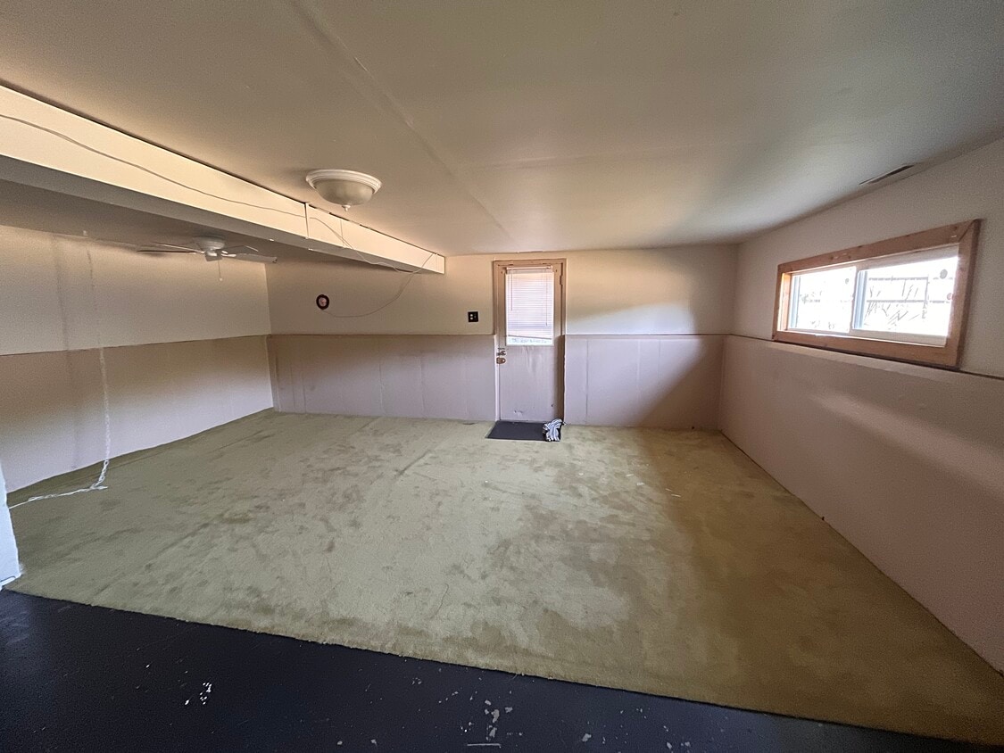 15 Taylour Day Way, Kinross Charter Township, MI 49788 House Rental